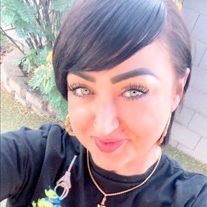 Meet your Posher, Nicole